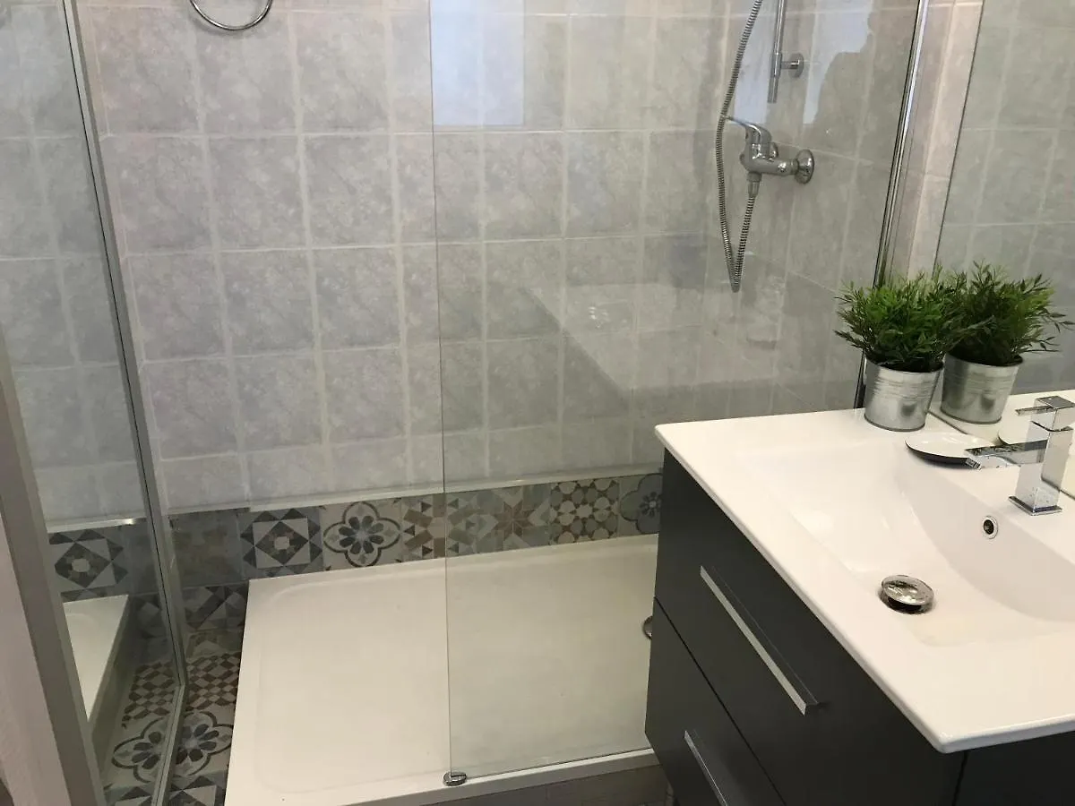 Appartement Au son des Cigales à Cassis 0*,